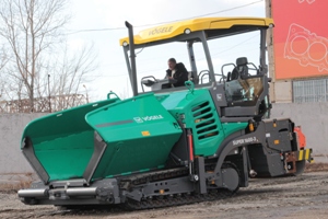 Первый асфальтоукладчик VGELE Super 1600-3 выйдет на ремонт дорог в Хабаровске